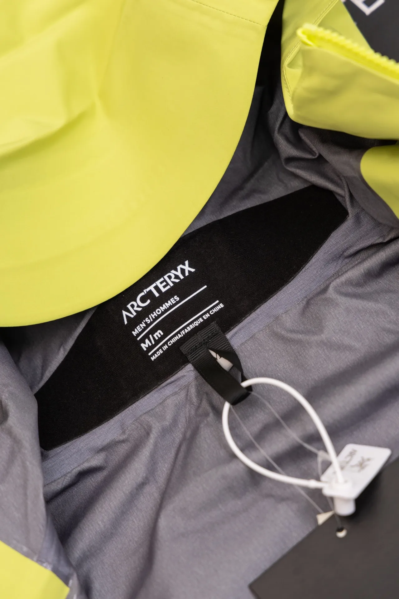 Quality ARC'TERYX SV Arcteryx Alpha SV GTX Same Style S XXL Premium ～ ！ ， 。 Recco ， ， ！ Authentic Gore-Tex ： 100% ＋ ＋20d ( )＋ Authentic ！ ！ ～ ， 。 。 ， ， ， 。 ， Quality 。 😊 Quality ！ Size：S/M/L/XL/XXL ： 81 83 86 88 90 ：117 122 128 132 136 ： 59 61 64 66 68 ： 53 55 58 60 62 S 80-120 M 110-150 L 140-170 XL 160 XXL 180 os ～